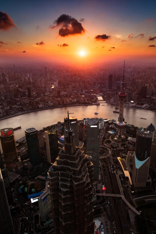 Porn photo visualechoess:  City Sunset - © Yuhan Liao