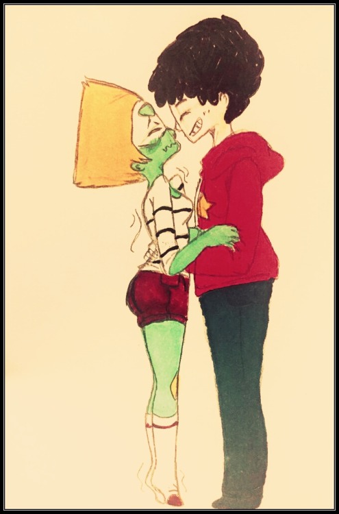 the-rook:  Ok so I’ve figured out that my sleep schedule is screwed so I’ve given up, but that means more time to search for stevidot so enjoy this pic for now  This was drawn by brihanna25 on deviant art   >///< <3