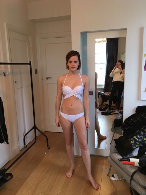 s-exysnap-s:  Emma Watson Leaked Confirm 2017