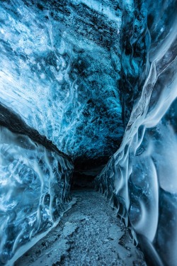 ponderation:  The Crystal Cave by Nicolas Brousse