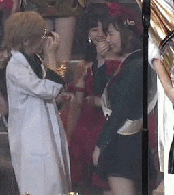 girls48:  PaYuyu and YokoEi in their own world :))