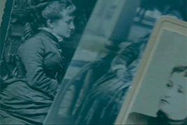 fancykraken:  Ghosts are realCrimson Peak trailer [x]