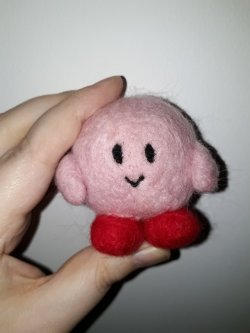 Another needlefelt Kirby I made super quickly