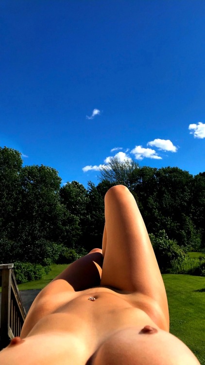 happynaked: mmm-pretty: Nice pov .
