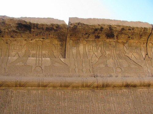uulemnts:  statues-and-monuments: statues-and-monumentsTemple of Hathor, Dendera,