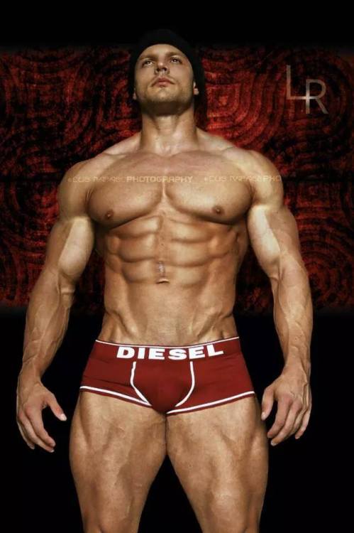 cdnlifter27: Scott Leeson Photos: Luis Rafael and Gilles Crofta 