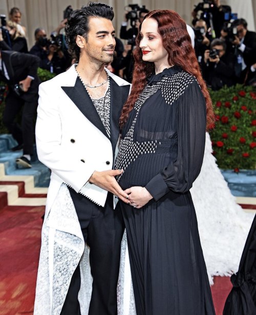 Sophie Turner and Joe Jonas x