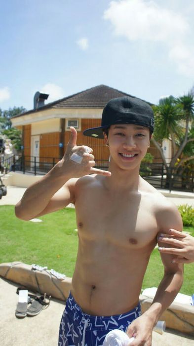 http://gaykoreandude.tumblr.com/post/104726022583
