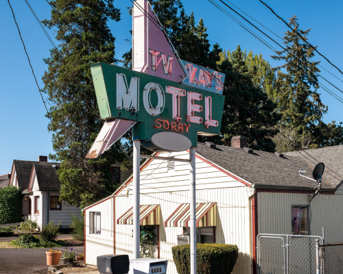 americanroads:Around the Pacific NorthwestInstagram / New Zine