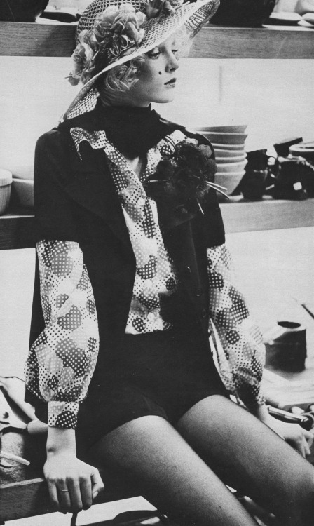 Mike Berkofsky - Sue Baloo Wearing a Outfit by Biba (19 Magazine 1971)