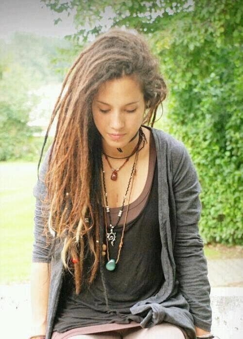 eatmeallnight:  marketktsp:  eatmeallnight:  ladymargo:  hakunamatatabitcho:  locsgirl:  hakunamatatabitcho:  locsgirl:  hakunamatatabitcho:  Buffalo solidier, dreadlock rasta ☁✌  1) Neither of these girls is Rasta 2) You do know that song is about