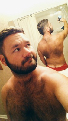 fenix-pride: rwmii:  Hair cut selfie day!  Dat booty doe 