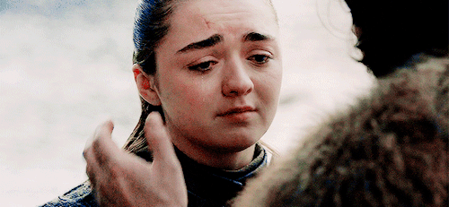 daeneryskairipa:She hasn’t criedin years but she does now, for the brother she always lovedmost.