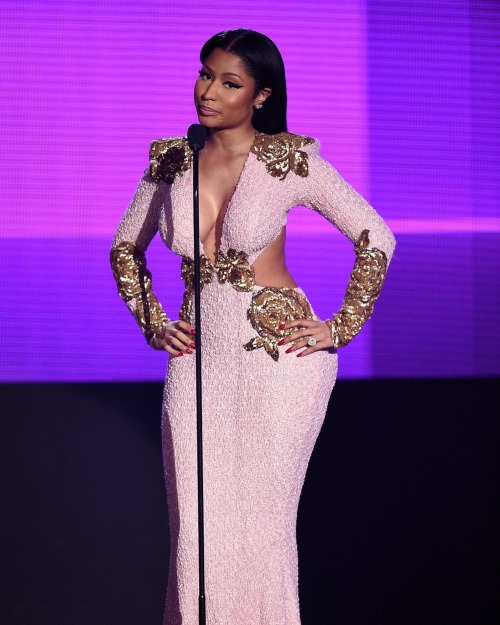 XXX jontizzlee:  Nicki Minaj at the 2015 American photo
