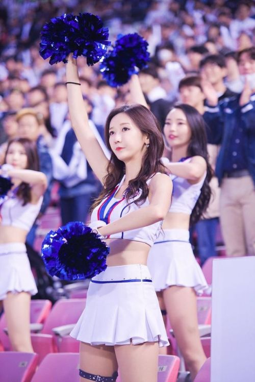 김다정 Kim Dae Jung. See Korean Cheerleaders @ instagram.com/korean_bj_legend/channel