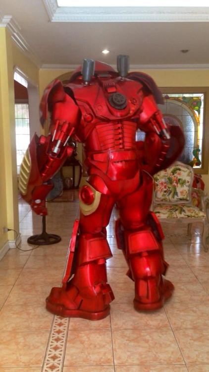 dr-archeville:  cosplay-gamers:  Hulkbuster Cosplay by Pablo Bairan Photography by Tanya Bairan  Cool! 