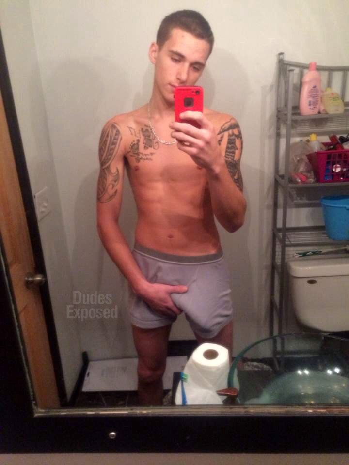 sk8trfuktoy:  in2younger:  Nice, the bulge is hot, well then u can see the rest!Cute