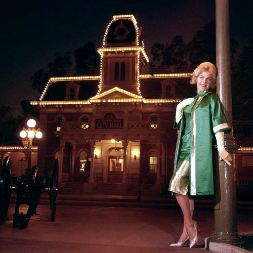 Fashion shoot at Disneyland / Midwest Magazine, Chicago Sun-Times, April 1961.