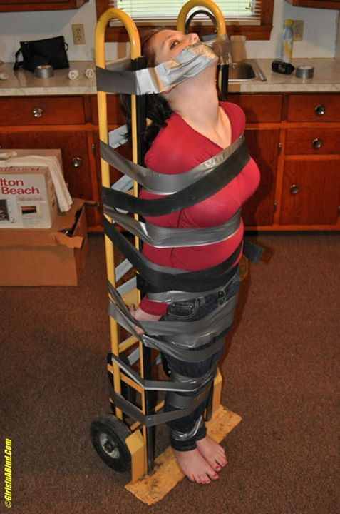 missshelby19:  this is NOT what I meant when I said I needed some help with moving!
