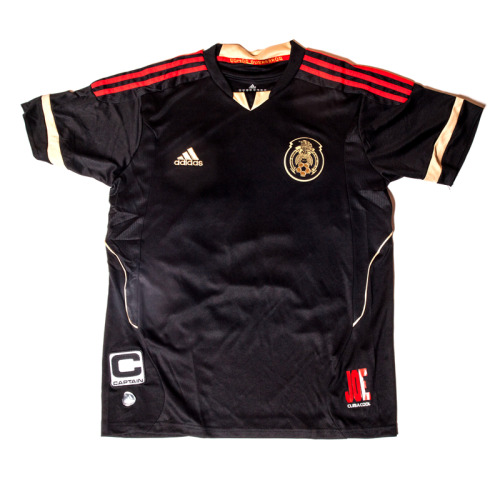 COP YOU ONE | El Chapo Mexican Soccer Jersey (via dopeboymagichi) For an “art project” Joe decided to make some special jerseys. Limited. Once they’re gone, they’re gone.  Ribbed crewneck Mesh ventilation inserts Mexican Football