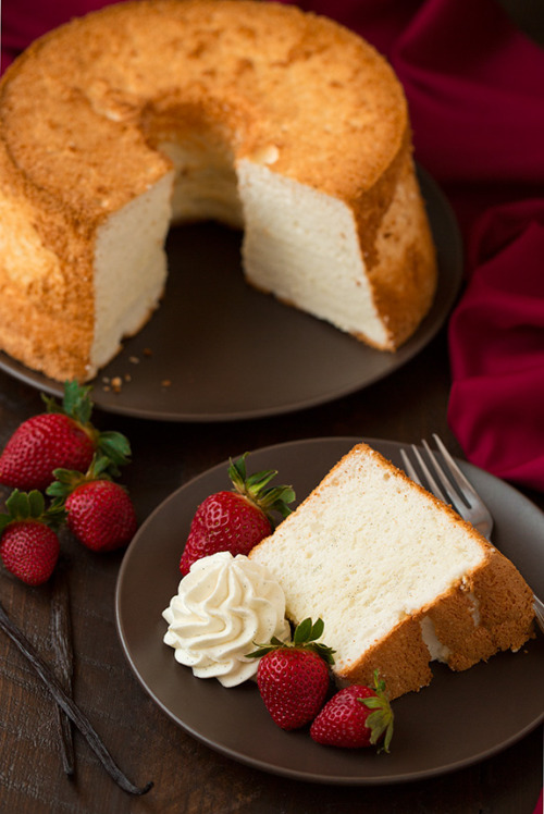 foodffs:Vanilla Bean Angel Food CakeReally nice recipes. Every hour.Show me what you cooked!