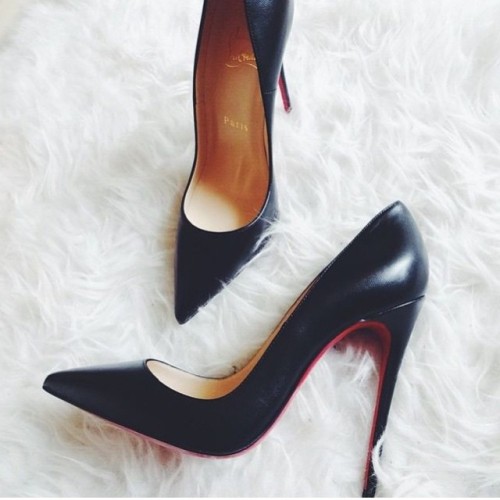 mylifeinheels:❤️ There’s just something about those Louboutins…