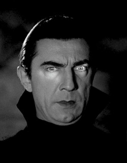 vampiresandvixens:  tightsandgamaches:  Dracula (1931)   Bela Lugosi as “Dracula”,1931 