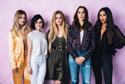 buzzfeedceleb:The cast of Pretty Little Liars shot by Taylor Miller They are so cute I cannot.