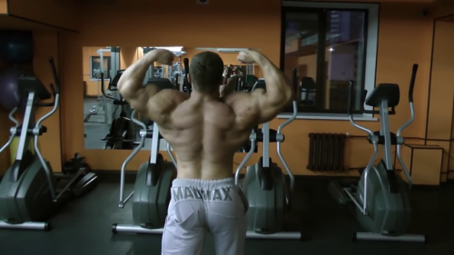msl4big: Denis Bazhanov. Filling out his vest and track pants v nicely thank you.
