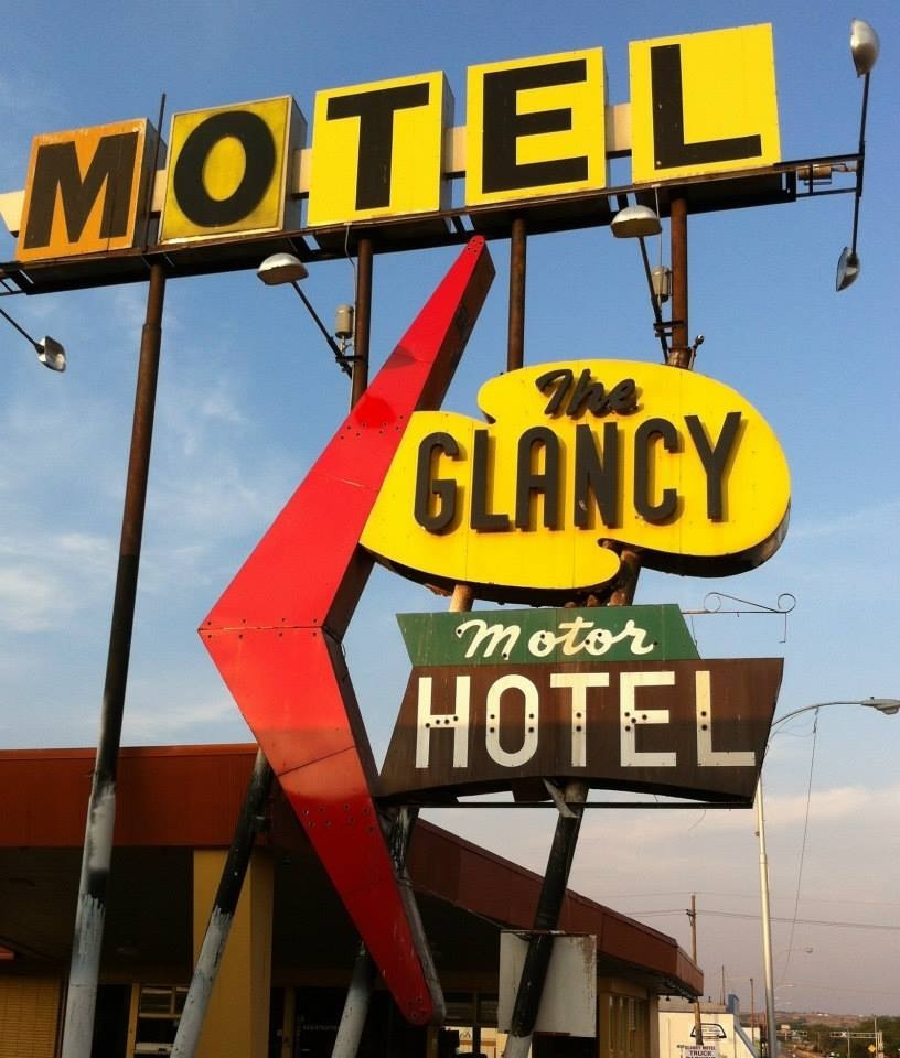 jukeboxmafia:  Motel Signs on Route 66 in Oklahoma Photos by Blake Thompson 