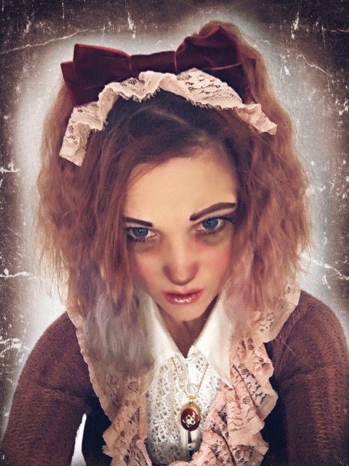 moxieamoureuse:  Destitute