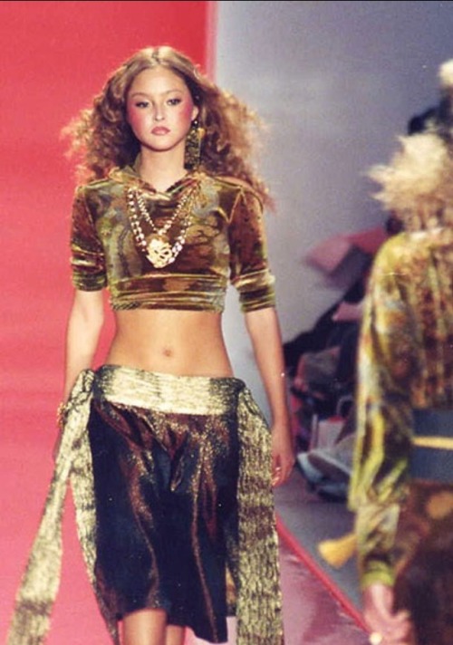 littletootsierollaliengirl:Baby Phat nyfw fall 02