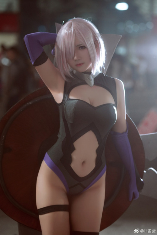 sexywaifucosplay: CN: 半半子_ Mashu - FGO