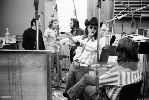 Producer Arif Mardin, pedal steel guitarist Jimmy Day, drummer Paul English, Doug Sahm, and Willie N