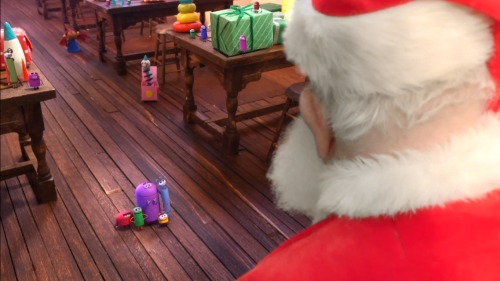 someguynameded:A StoryBots Christmas (2017) - Edward Asner as Santa[photoset #2 of 2]