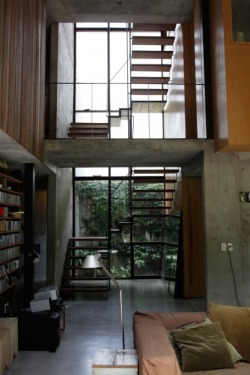 archatlas:     Buenos Aires House &amp; Studio Alejandro Sticotti  Images via