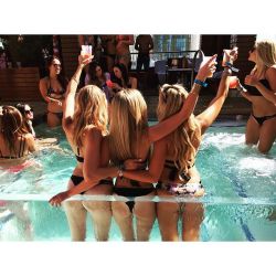 meanwhileinvegas:  butt we’re in vegas💃🎉❤️ by sariah_ http://ift.tt/1hUf6Em   think I posted this before butt hey