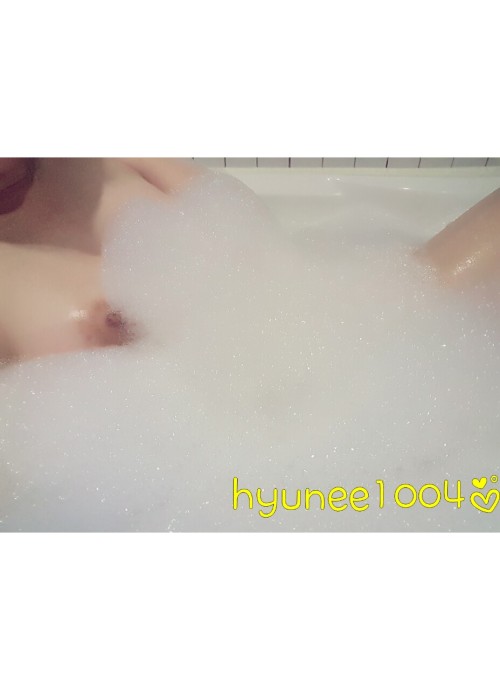 hyunee1004: 지금 현재 나의 모습^^♡♡ 달려갈께~ 어디야~