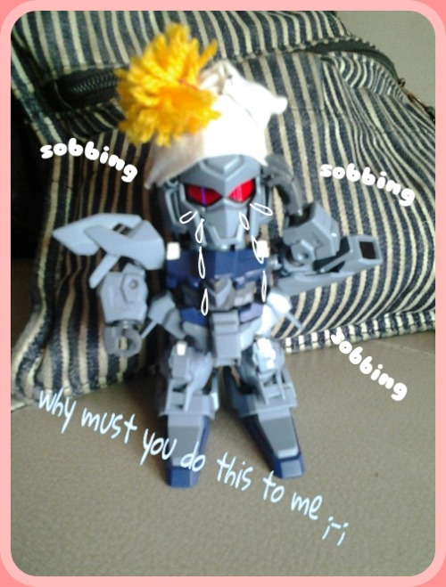 So today I actually made a scarf for my SD Unicorn ♥And &ldquo;hat of being laugh at forever&rdquo; 