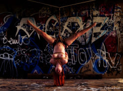 shatteredpulse:  Hanging out at the wall. Model: Red / Photo: Frenchie