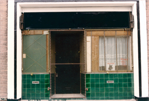 scavengedluxury:Closed shop, Blackwall Tunnel approach, Bromley by Bow, London, 1988- Peter Marshall