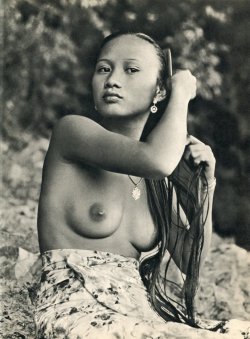 oldalbum:  K. F. Wong - Iban Woman, Borneo,