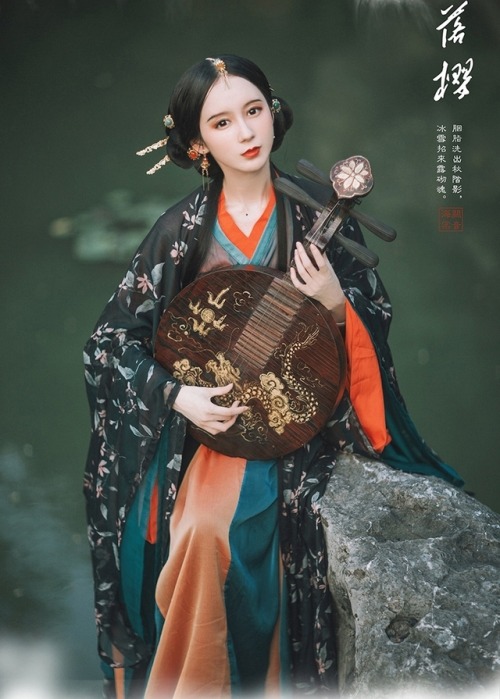 Traditional Chinese Hanfu and hair ornaments, newest collection from 阙音海棠.