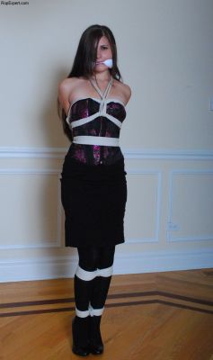 bondagehedgehog:Sasha Fae adult photos