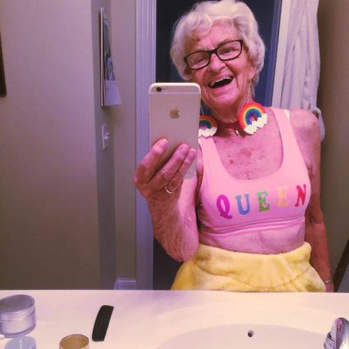 thespookybisexual: dwnsy: the cooooooooolest grandmama in the world, our 88-year-old Baddie Win