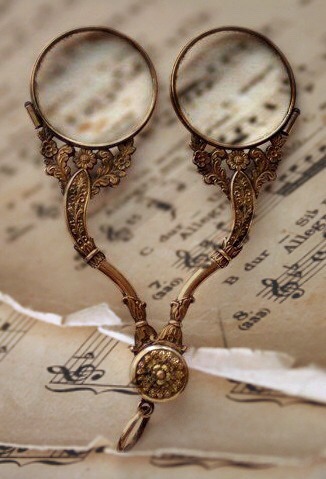 legendary-scholar:  quint3ss3ncia:From imgfave.com Lorgnette early 19th century Vintage