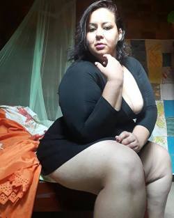 omgtawhbbw123:  Ssbbw thick thighs and wide hips for days
