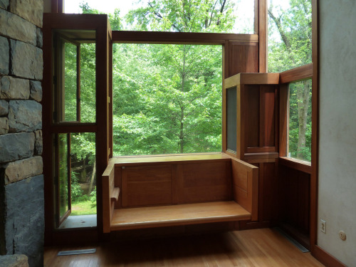 Louis Kahn - Fisher house. Pensilvania, United States. 1960-1967The home is designed as two cubes,