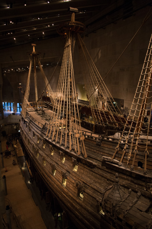 ardatli:  complexactions:  wanderingmark:  Sunken Warship Vasa- Stockholm, Sweden: November 2015.  17th Flagship on the Swedish Fleet, Sunk in 1628 during the maiden voyage.  Recovered in 1961 and preserved.  Sweet mother fuck.  I’VE BEEN HERE. The