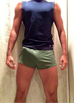 southerndudes:  hot as fuck bulge SOUTHERN DUDES - SUBMIT - ASK THE SOUTHERN DUDE JACKS IT       THE SOUTHERN DUDE RIDES IT THE SOUTHERN SEX CHRONICLES 